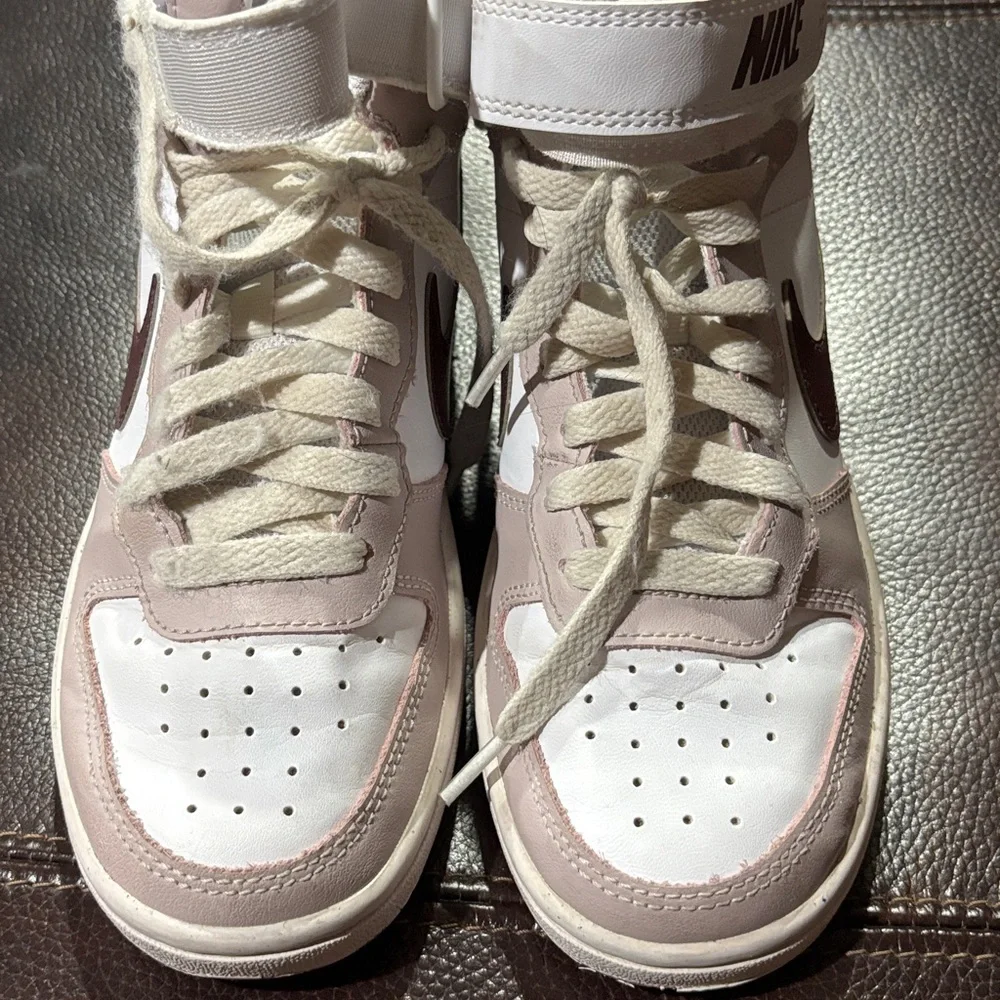 Nike Shoes - Picture 6 of 7